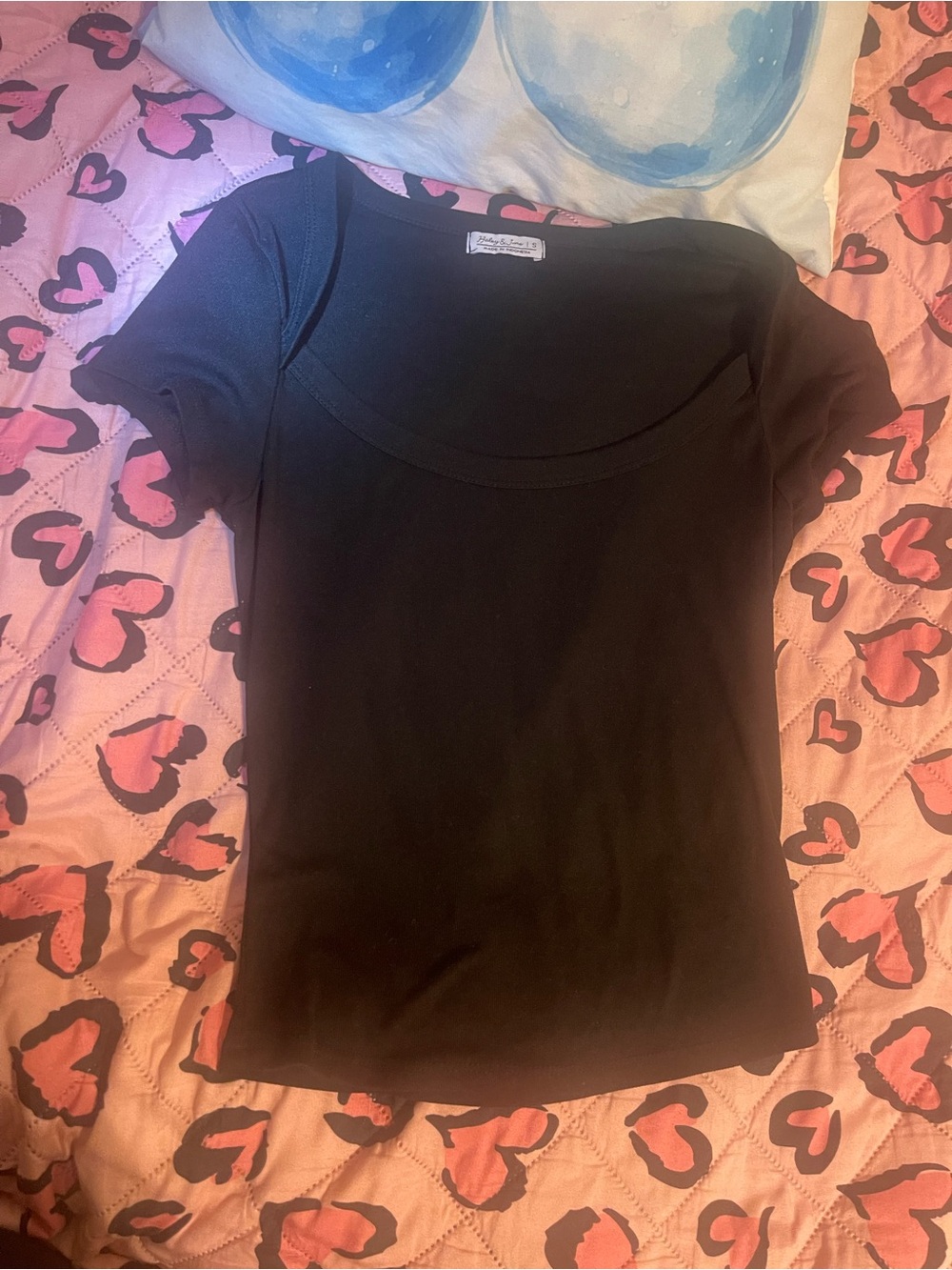 Everyday Scoop Neck Short Sleeve Tee — Black